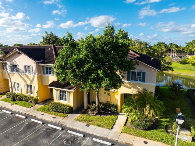 6051 SW 19th Place, North Lauderdale, FL 33068