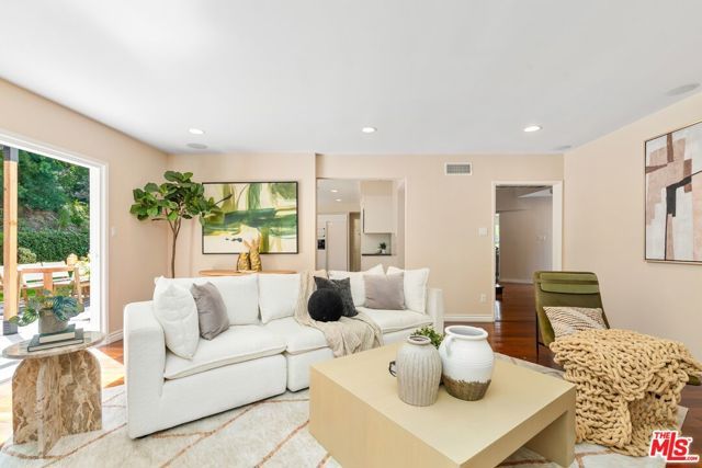 3592 Alana Drive, Sherman Oaks, CA 91403