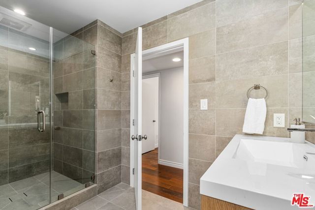 3592 Alana Drive, Sherman Oaks, CA 91403