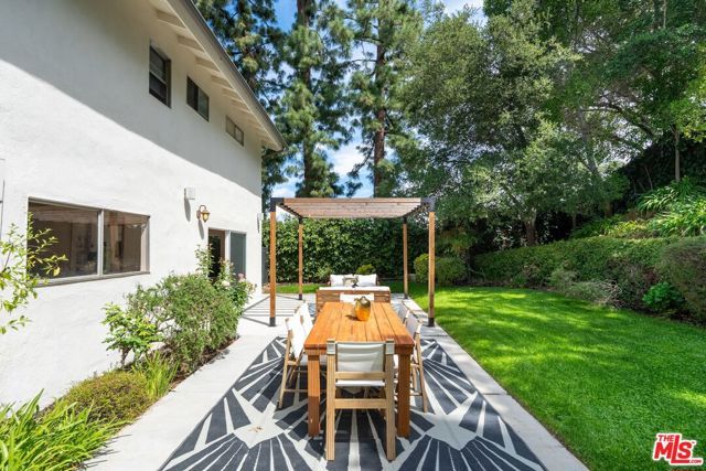 3592 Alana Drive, Sherman Oaks, CA 91403