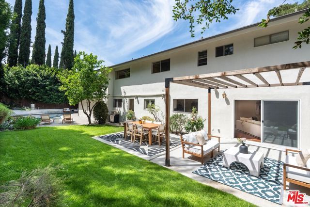 3592 Alana Drive, Sherman Oaks, CA 91403