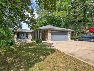 1329 Oakdale Drive, Bartlesville, OK 74006