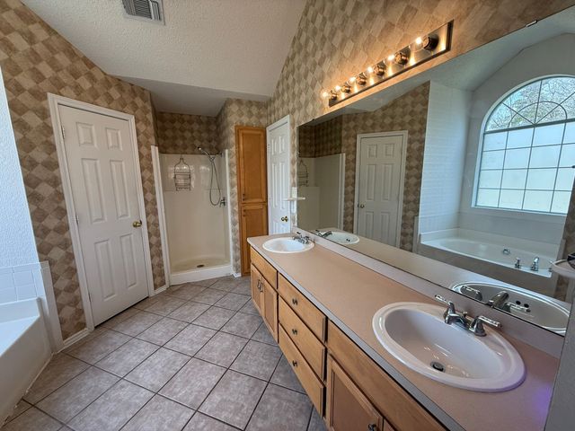 155 49th Street SE, Paris, TX 75462