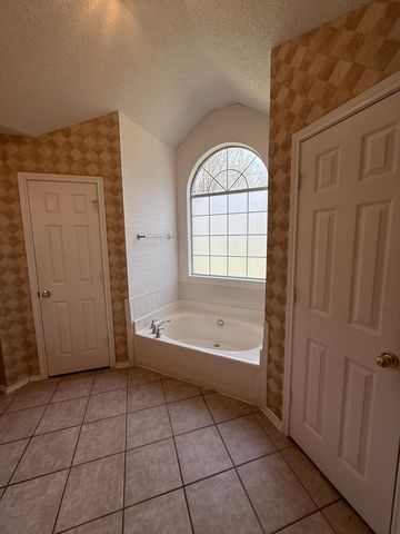 155 49th Street SE, Paris, TX 75462