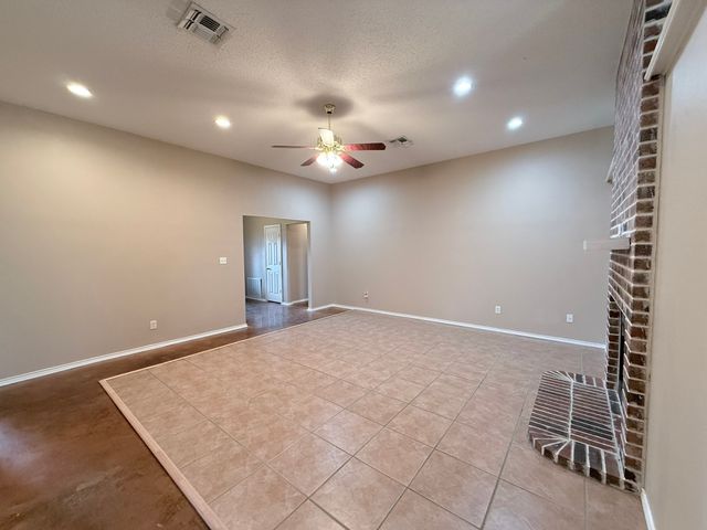 155 49th Street SE, Paris, TX 75462