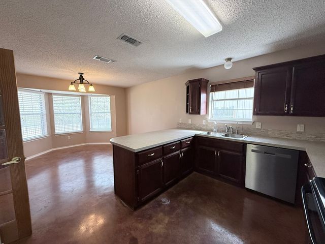 155 49th Street SE, Paris, TX 75462