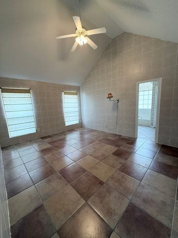 155 49th Street SE, Paris, TX 75462