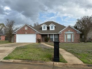 155 49th Street SE, Paris, TX 75462