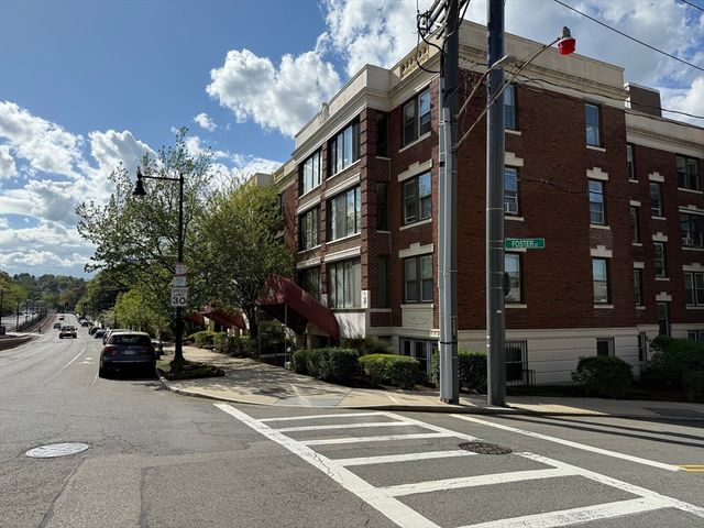 2031 Commonwealth 10, Boston, MA 02135