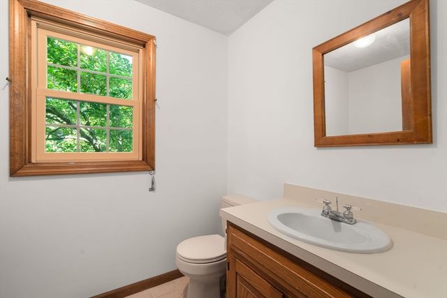 16 Parmenter Rd, Framingham, MA 01701