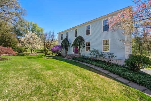 16 Parmenter Rd, Framingham, MA 01701