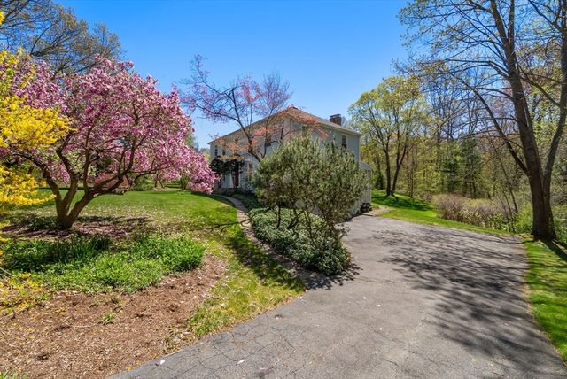 16 Parmenter Rd, Framingham, MA 01701