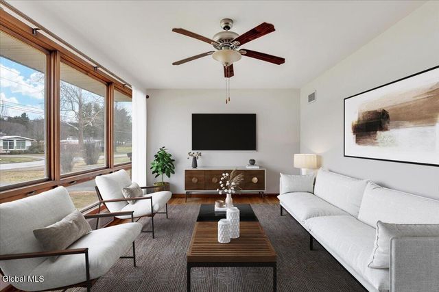 18 Walter Road, Brunswick, NY 12180