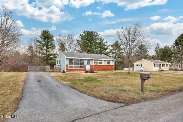 18 Walter Road, Brunswick, NY 12180