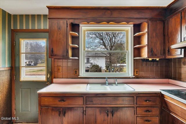 18 Walter Road, Brunswick, NY 12180