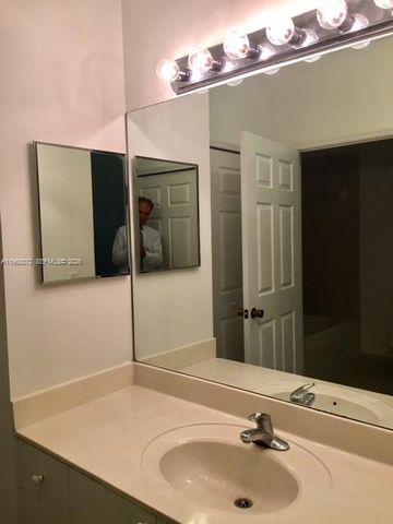 3323 NE 11th Dr -, Homestead, FL 33033