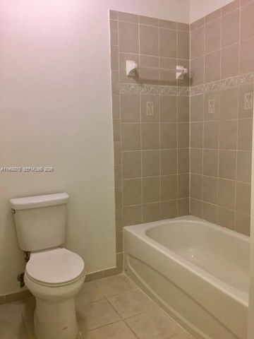 3323 NE 11th Dr -, Homestead, FL 33033