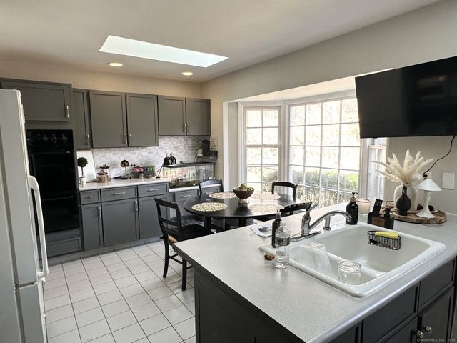 277 Indian Rock Road, New Canaan, CT 06840