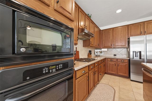 15102 Blackburn Cove Court, Cypress, TX 77429