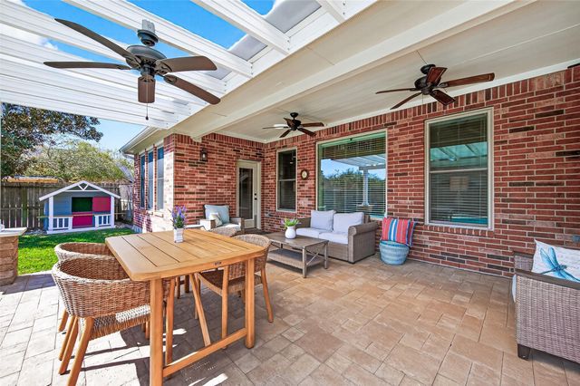 15102 Blackburn Cove Court, Cypress, TX 77429