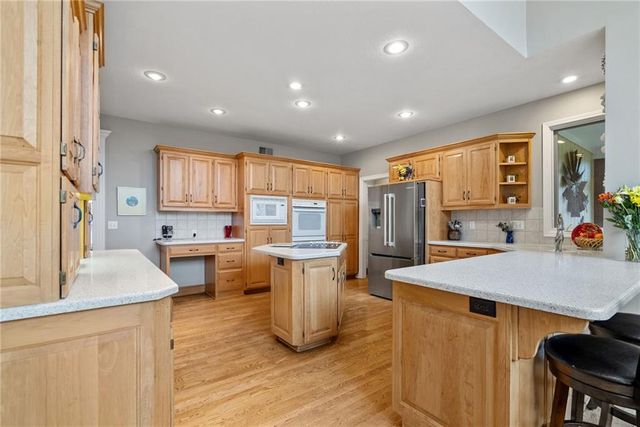 20823 W 94th Street, Lenexa, KS 66220