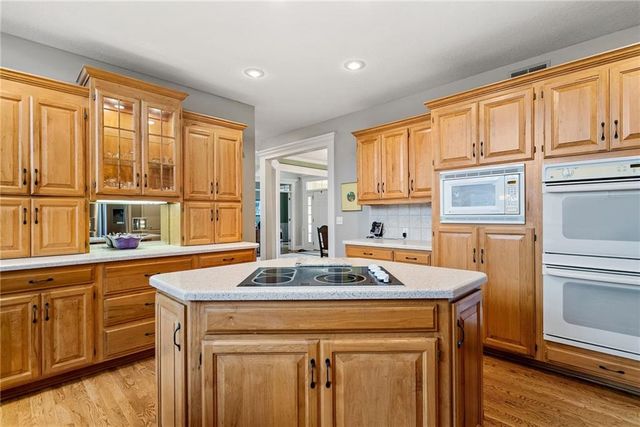 20823 W 94th Street, Lenexa, KS 66220