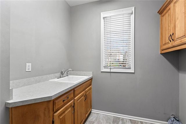 20823 W 94th Street, Lenexa, KS 66220