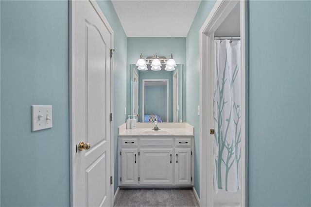 20823 W 94th Street, Lenexa, KS 66220