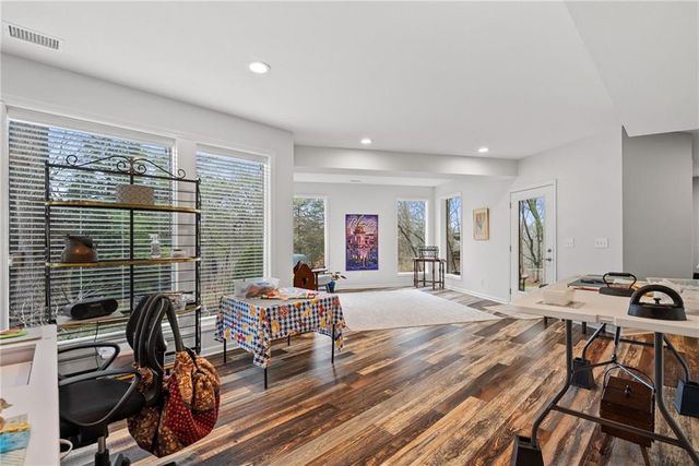 20823 W 94th Street, Lenexa, KS 66220