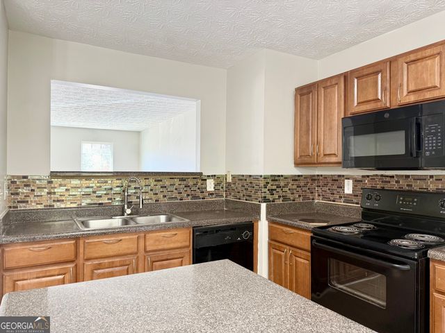 1708 Redan E, Lithonia, GA 30058