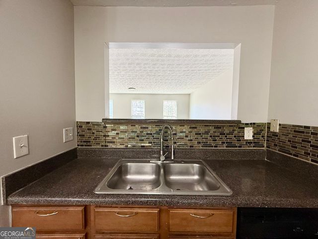 1708 Redan E, Lithonia, GA 30058