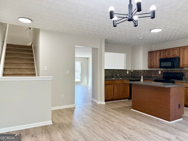 1708 Redan E, Lithonia, GA 30058