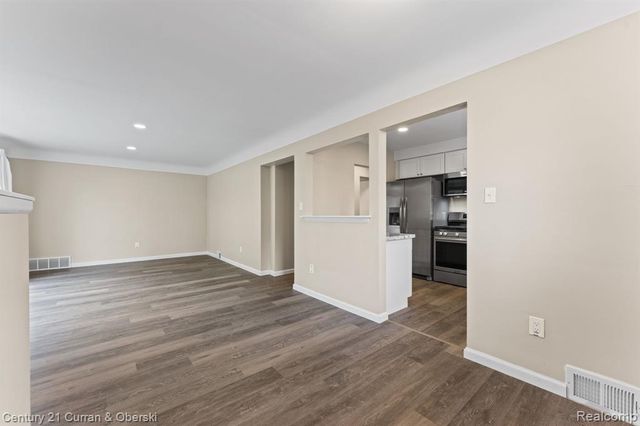9077 Riverview Avenue, Redford, MI 48239