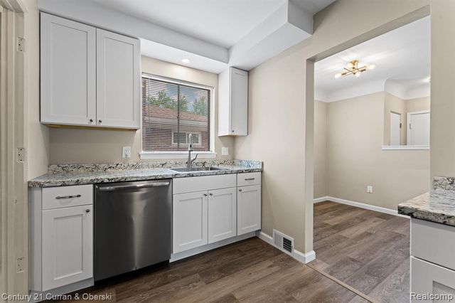9077 Riverview Avenue, Redford, MI 48239
