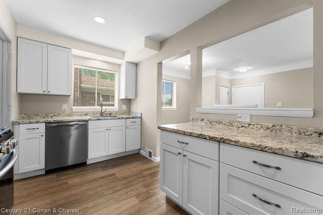 9077 Riverview Avenue, Redford, MI 48239