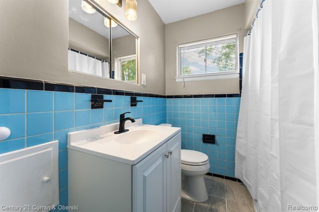 9077 Riverview Avenue, Redford, MI 48239