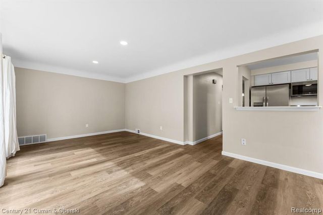9077 Riverview Avenue, Redford, MI 48239