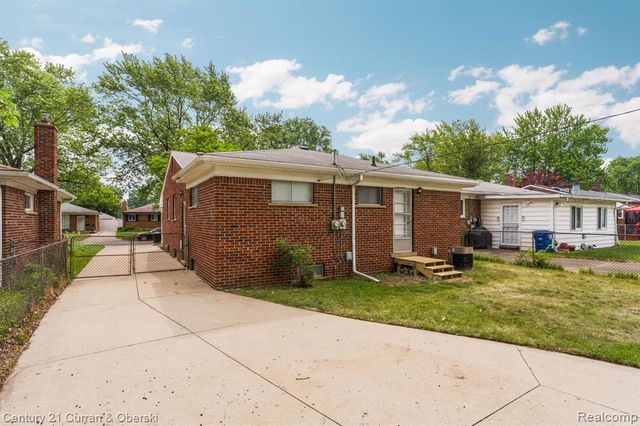 9077 Riverview Avenue, Redford, MI 48239