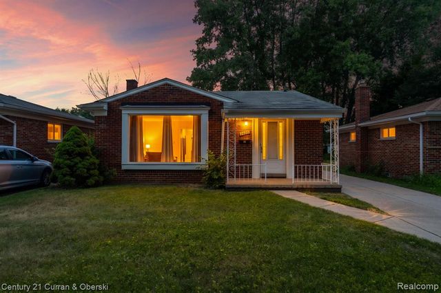 9077 Riverview Avenue, Redford, MI 48239
