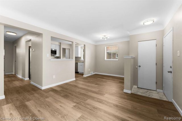 9077 Riverview Avenue, Redford, MI 48239