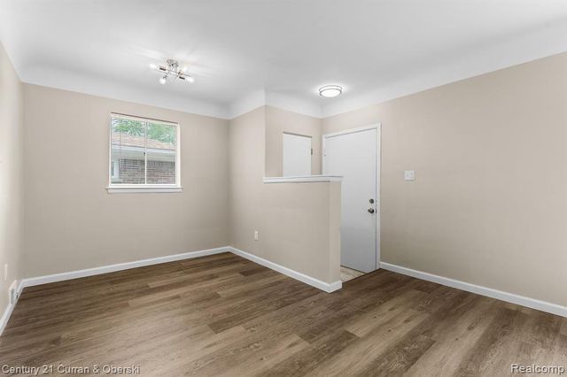 9077 Riverview Avenue, Redford, MI 48239