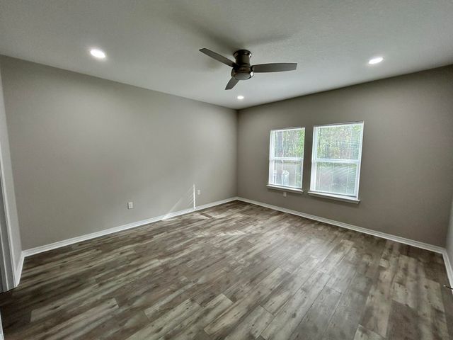 6737 Sarah Ann Way, Laurel Hill, FL 32567