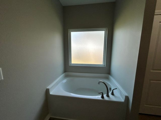 6737 Sarah Ann Way, Laurel Hill, FL 32567