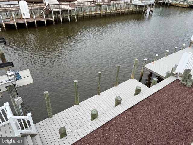 102 JEANNE DR, Manahawkin, NJ 08050