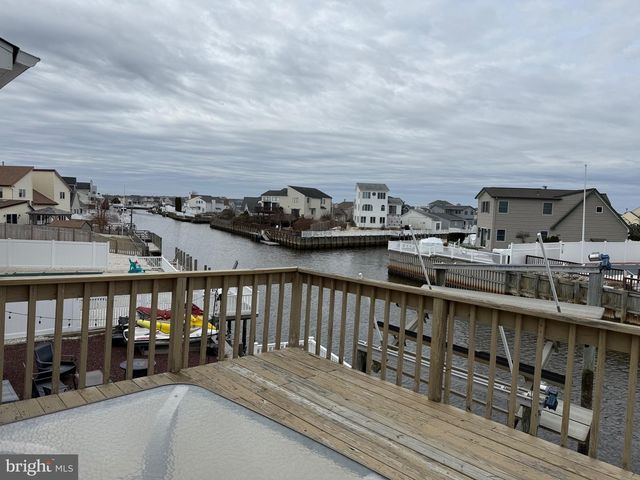 102 JEANNE DR, Manahawkin, NJ 08050
