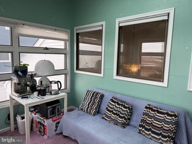 102 JEANNE DR, Manahawkin, NJ 08050