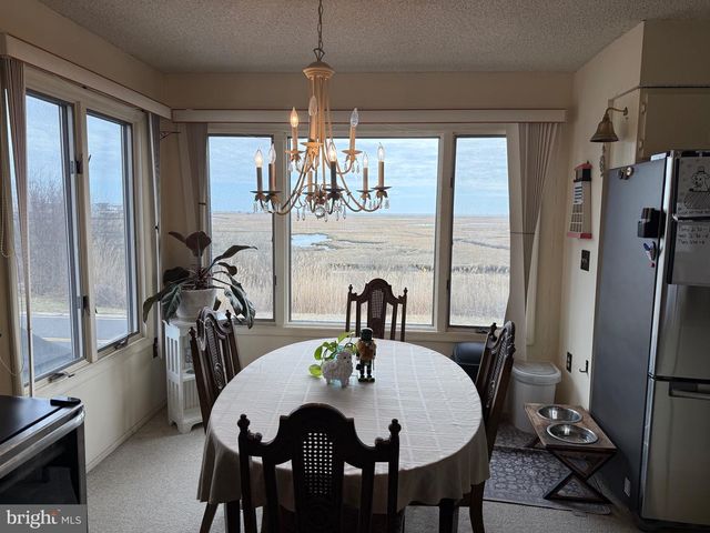 102 JEANNE DR, Manahawkin, NJ 08050