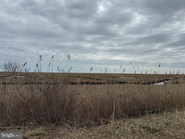 102 JEANNE DR, Manahawkin, NJ 08050