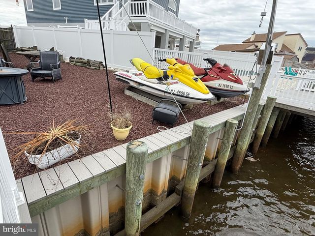 102 JEANNE DR, Manahawkin, NJ 08050