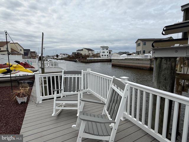 102 JEANNE DR, Manahawkin, NJ 08050